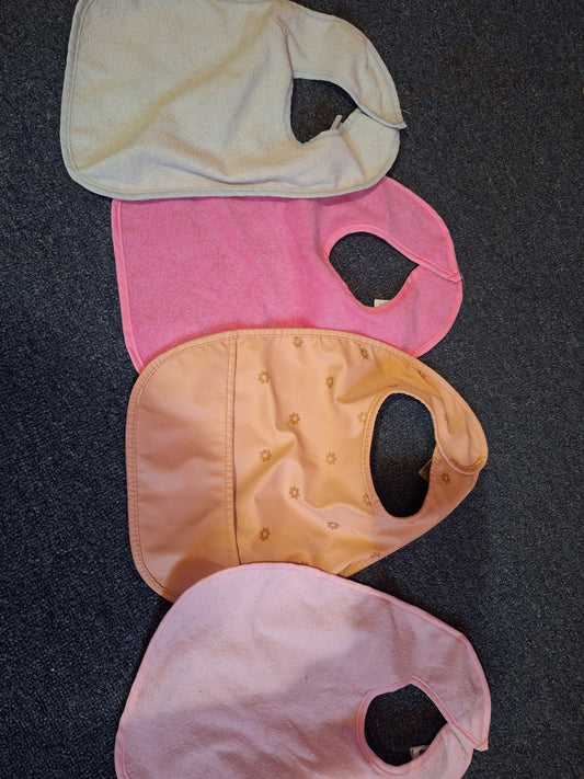 (Pre-loved) 4 pack bibs